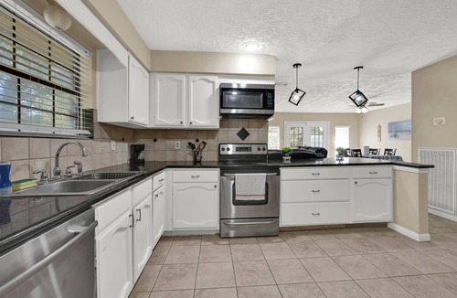 Cypress House | Family Retreat: Patio, RokuTV, Sleeps 10