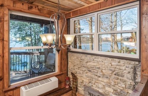 Silver Point House | Family Retreat, Private Lake Access w/Trail, Stunning Views, Kids Play Area, Hot Tub, WiFi & Games