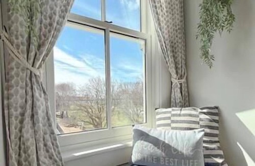 Cape Charles House | Family Retreat steps to Beach/Grill, Patio & Golf Cart option