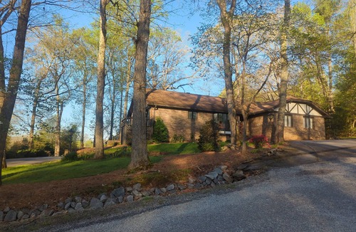 Hendersonville House | Family Retreat to the Mountains!