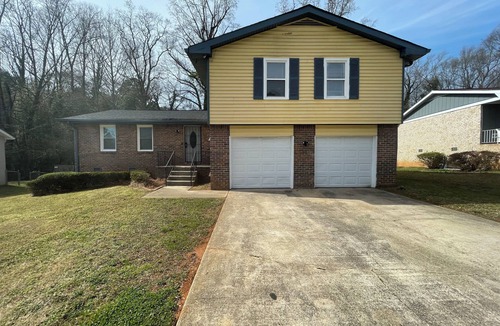 Leslie Estates House | FAMILY RETREAT