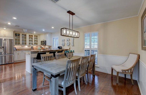 Saint Simons Island House | Family Retreat in Sea Palms Golf Resort with Hottub + 5 bikes, Pet Friendly