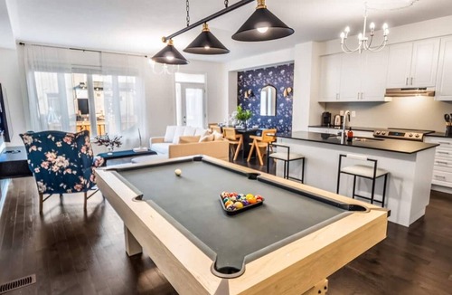 Milton House | Family Retreat w/Pool Table, Fire Table & BBQ