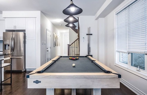 Milton House | Family Retreat w/Pool Table, Fire Table & BBQ