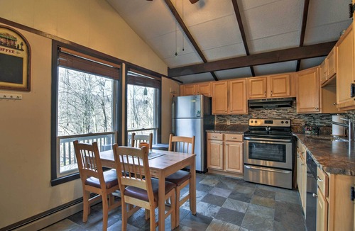 Beech Mountain Cabin | Family Retreat w/Trail Access in Beech Mountain!