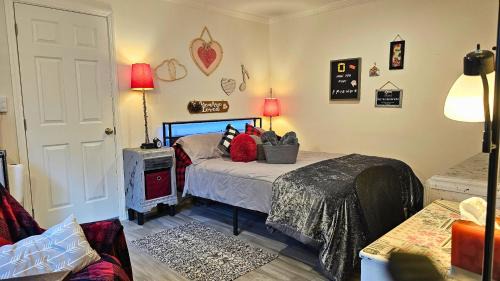 South Carolina Lakes & Blackwater Rivers House | Family Retreat, Work Crew Friendly