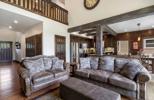 Lampe House | Family Reunion Favorite! Sleeps 24 | 4 King Suites | Pools | Dock | Lakefront Luxury