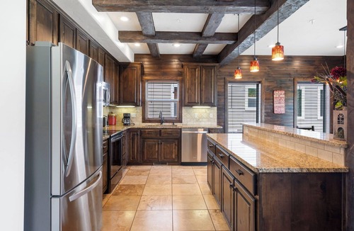 Lampe House | Family Reunion Favorite! Sleeps 24 | 4 King Suites | Pools | Dock | Lakefront Luxury