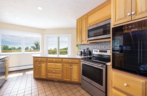 Dan River House | Family reunion/Movie theater/Hot Tub w/fresh water/Sleep 16/20% off 3rd night