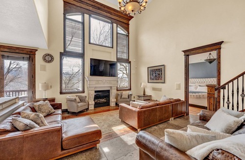 Draper House | Family Reunions, Corporate Retreats, Pool, outdoor living, comfortably sleeps 24