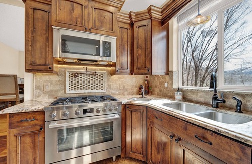 Draper House | Family Reunions, Corporate Retreats, Pool, outdoor living, comfortably sleeps 24