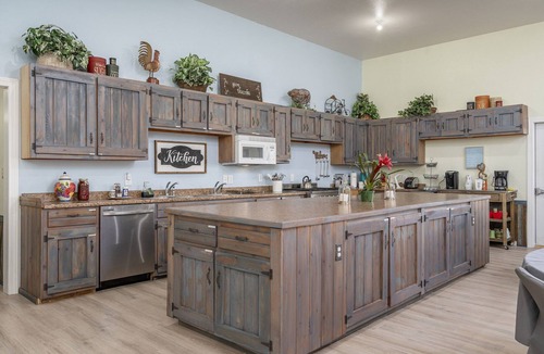 Concho Cabin | Family Reunions, Groups, 40 acres wide open spaces