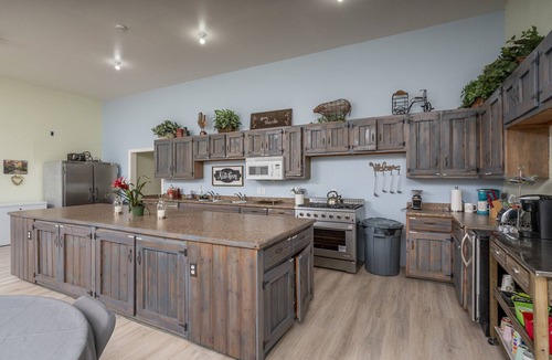 Concho Cabin | Family Reunions, Groups, 40 acres wide open spaces