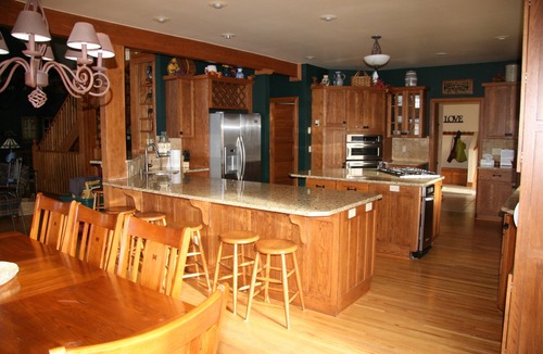 Monument House | Family Reunions & Retreats - Sleeps 24, 40-Acres near Air Force Academy