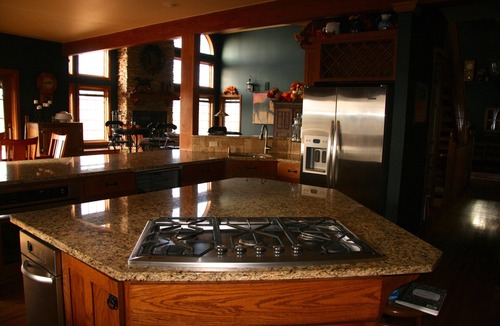 Monument House | Family Reunions & Retreats - Sleeps 24, 40-Acres near Air Force Academy