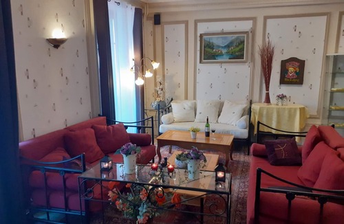 Thiers House | Family room comforts up to 5 people