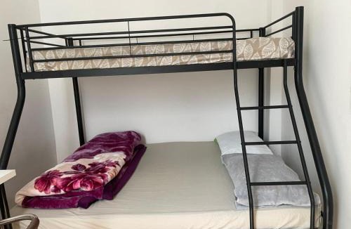 Clichy House | Family Sharing Apt Room F2