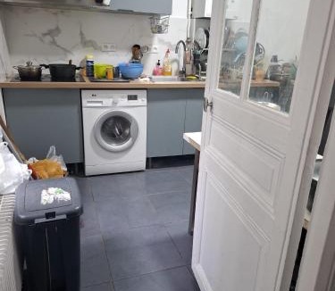 Clichy House | Family Sharing Apt Room F2