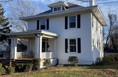 Lynchburg Apartment | Family Size Four Square near Rivermont Ave and Downtown Lynchburg