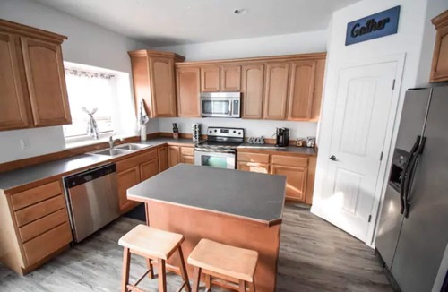 La Grande House | Family sized Crow's Nest "B"