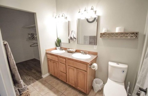 La Grande House | Family sized Crow's Nest "B"