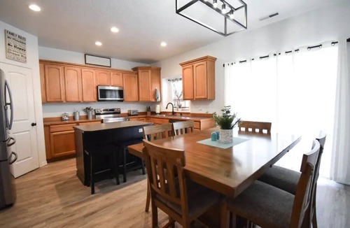 La Grande House | Family sized Crow's Nest "A"