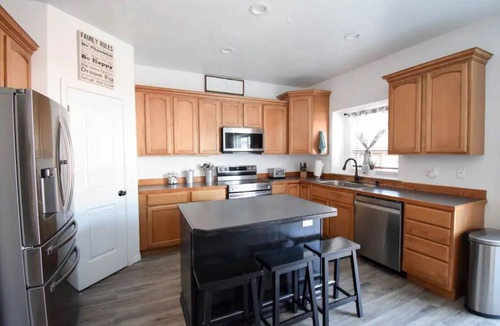 La Grande House | Family sized Crow's Nest "A"