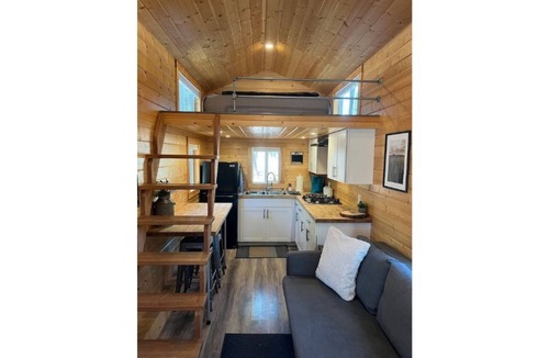 Parks Cottage | Family sized in the Trees