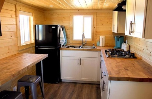 Parks Cottage | Family sized in the Trees
