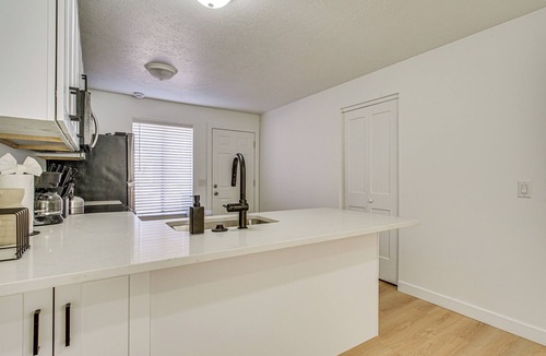 Midvale House | Family Ski Getaway in Midvale: 16 Mi to Snowbird