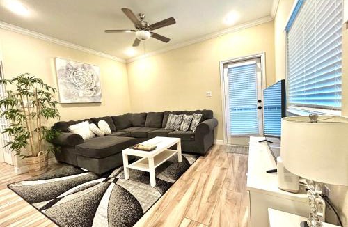 Clodine House | Family Spacious New Cozy 5BR House in Asian Town