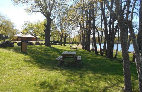 Treignat Cottage | Family stay in a chalet with fishing, natural pool and summer activities