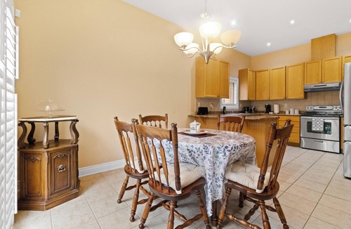Brampton House | Family Stay | Pool Table | BBQ | Pond | One Level