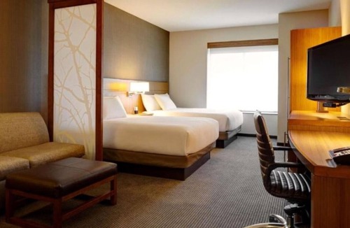 South Side Hotel | Family Stays w/Pool & Breakfast Near Texas Aquarium & North Beach - 3 Units