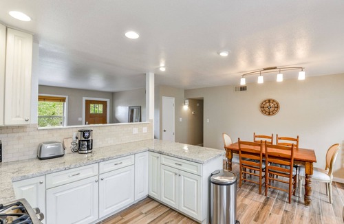Flagstaff House | Family Style Home - Pets & central!