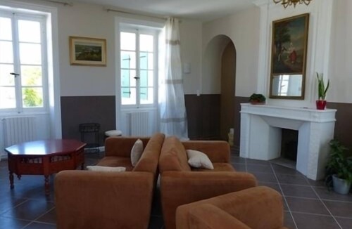 Saint-Thomas-de-Conac House | Family suite with 1 parental bedroom and 1 children's bedroom (2 beds)