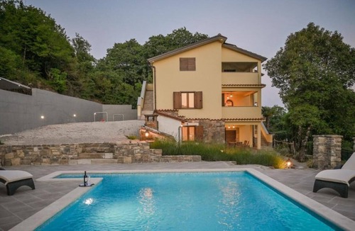 Krbune Villa | FAMILY SUITABLE HOLIDAY VILLA WITH LARGE GARDEN AND PLAYGROUND