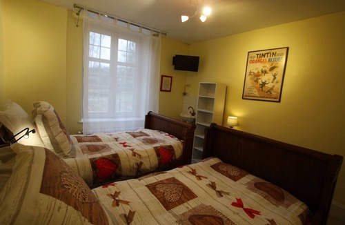 Aydoilles Bed & Breakfast | Family suite at Priory with park access and spacious rooms