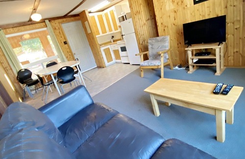 Falcon Lake Cabin | "Family Tides" Enjoy our sandy beach!
