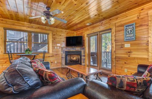 Hemlock Hills House | Family Ties Lodge