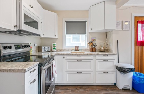 Crystal Beach Cottage | Family time at Coastal Cottage-5 min walk to beach