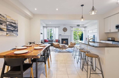 The Blue Mountains Villa | Family Townhome at Blue with Resort Shuttle