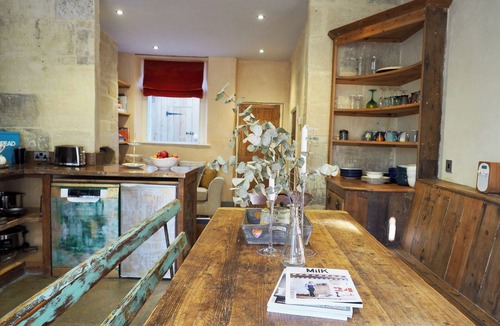 Upper Town House | Family Townhouse Sleeps 6 9 Minute Walk to City Centre Parking Available