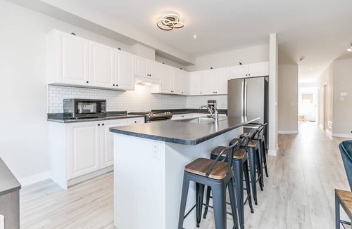 The Blue Mountains Condo | Family Townhouse, Walk-Shuttle to Blue, Fire Pit