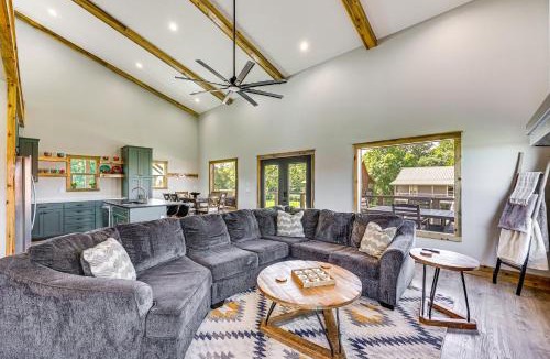 Glenwood House | ‘Family Tradition’ Glenwood Cabin w/River Access!