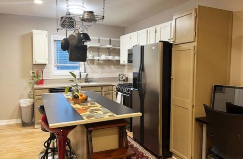 Northbrook Apartment | Family union get together