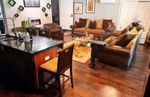 Northbrook Apartment | Family union get together