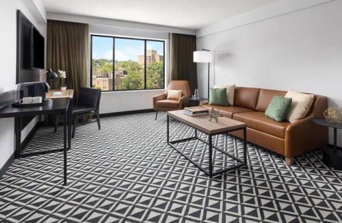 Brookline House | Family Vacation! 3 Beautiful Units, Restaurant, Coffee Shop, Bar!