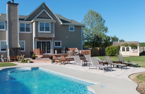 Cape Charles House | Family vacation retreat w/In-ground Pool with private Chesapeake Bay access!