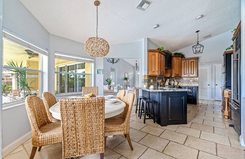 Plantation House | Family Vacation-Private Heated Pool, 2 King Beds, 3 full baths, BBQ, Beach, FIFA
